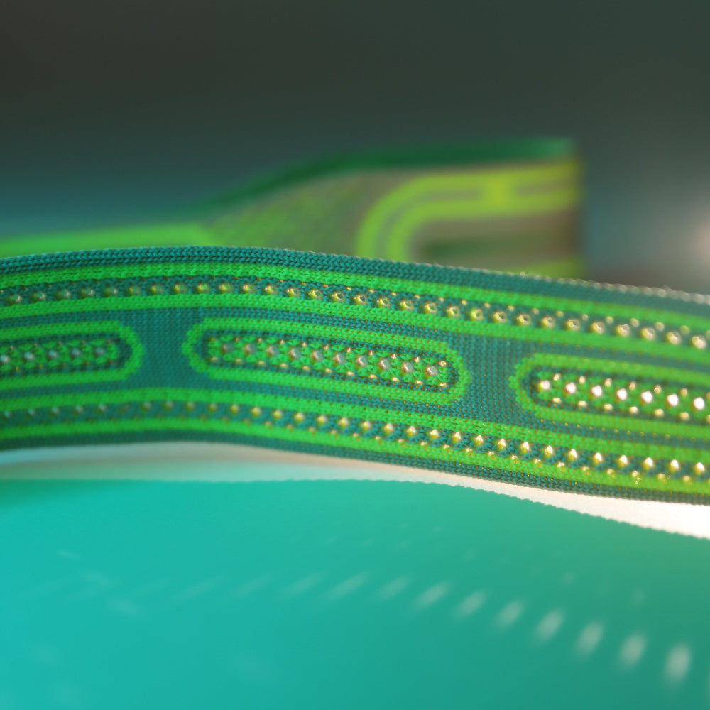 Gluten NitLeash product photo close up of knitted material with a green filter applied