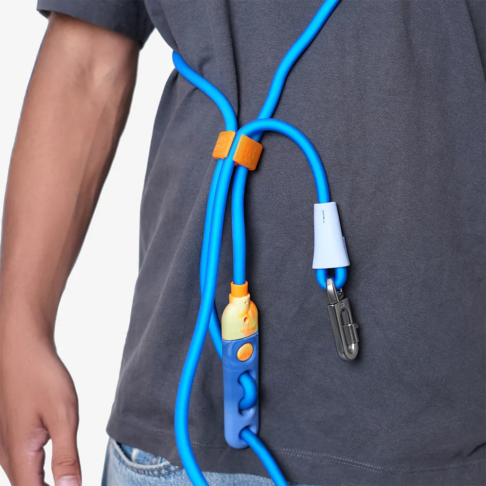 saphire neopro handsfree leash on a man