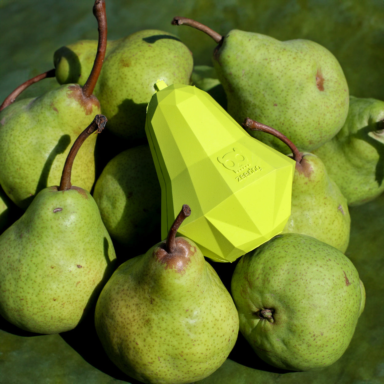 Zee.Dog Super Pear Toy
