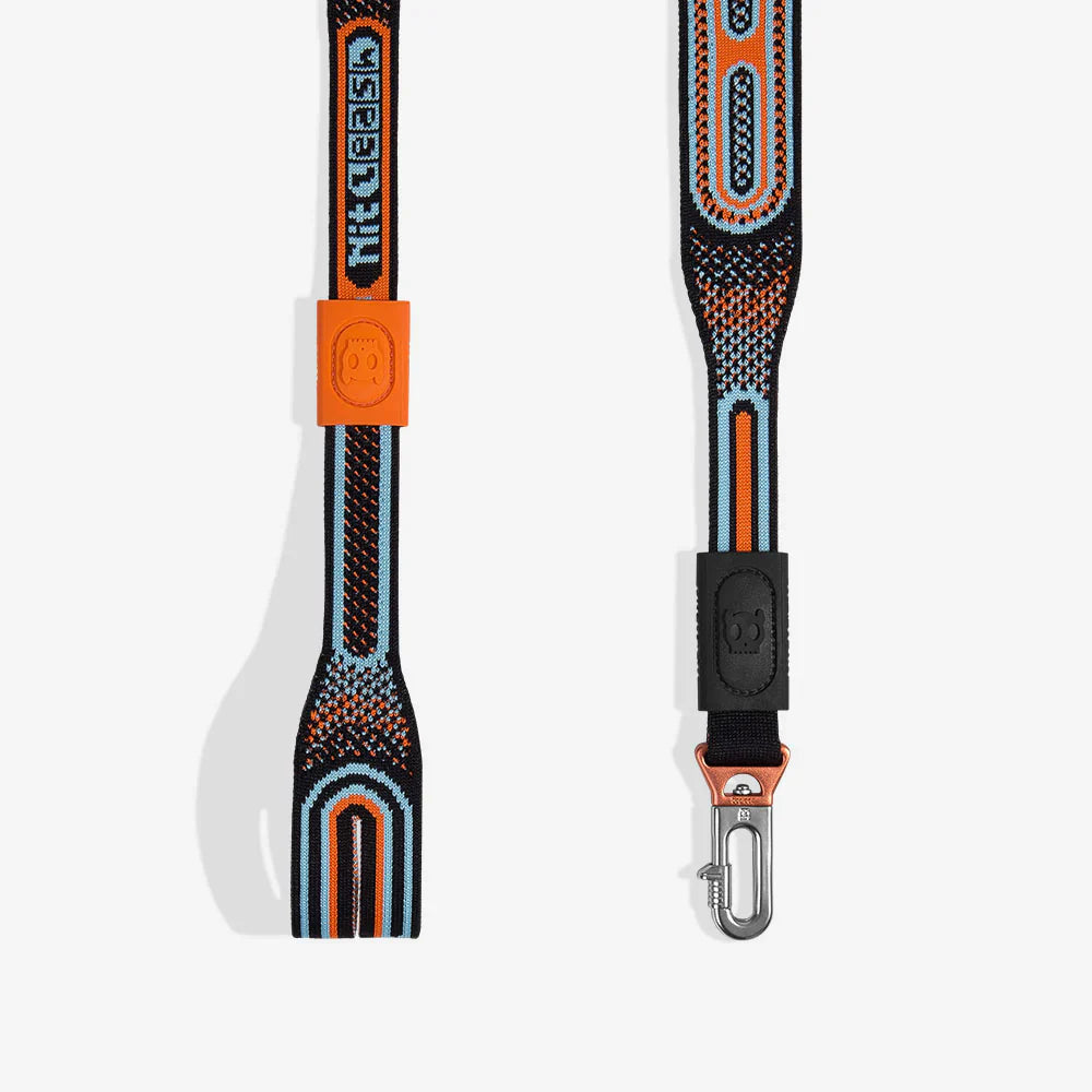 Chron nitleash close up of handle and hook
