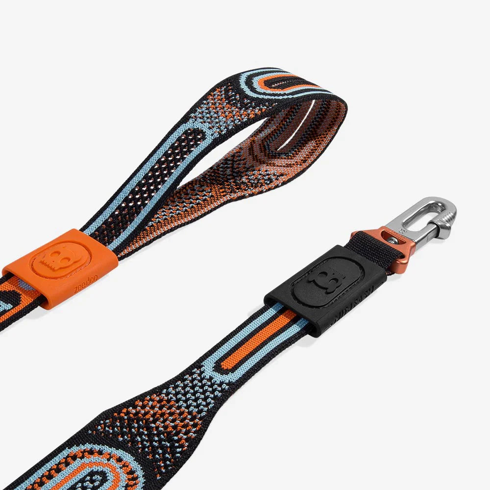Chron nitleash close up of handle and hook