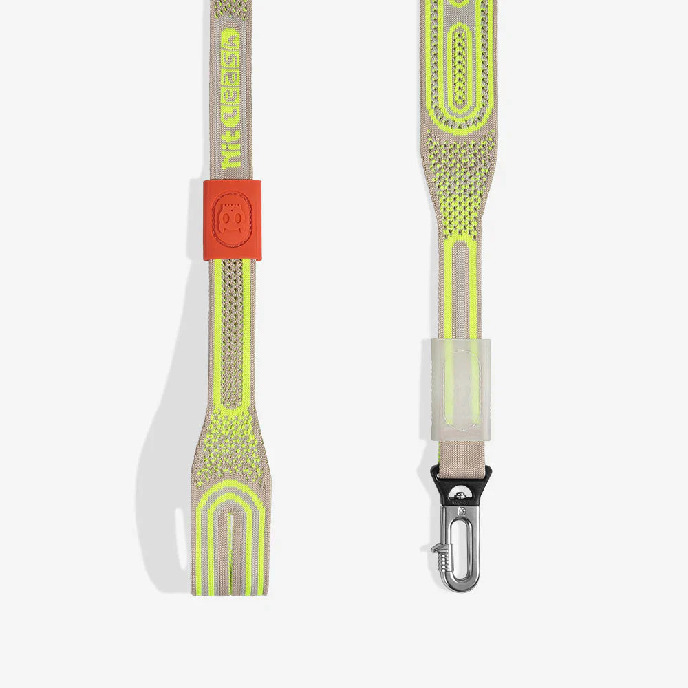 Gluten NitLeash product photo close up of handle and hook