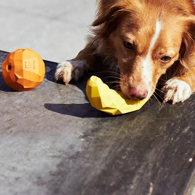 Zee.Dog Super Orange Toy